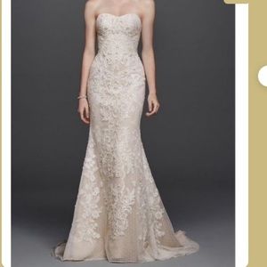 OLEG CASSINI STRAPLESS LACE SHEATH/ CWG738- size 4